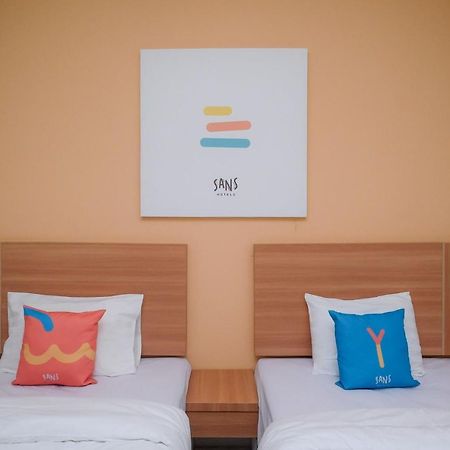 Sans Hotel Tiga Putri Semarang By Reddoorz Eksteriør billede