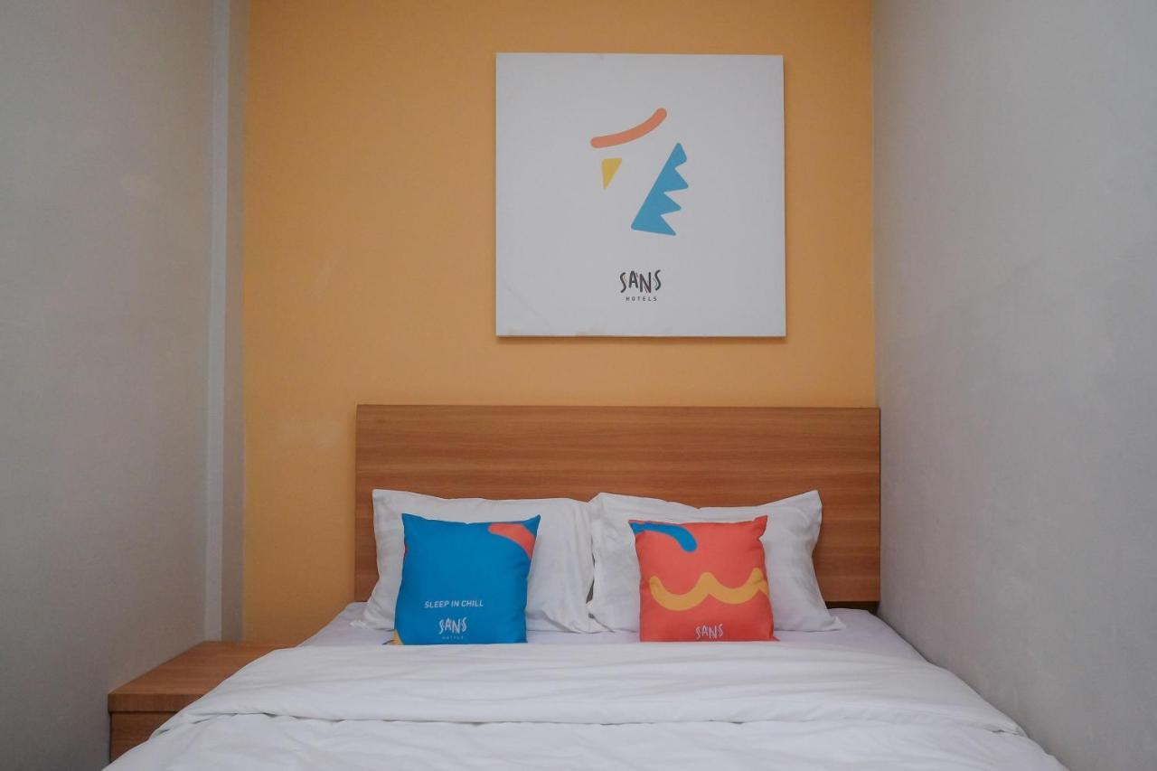 Sans Hotel Tiga Putri Semarang By Reddoorz Eksteriør billede