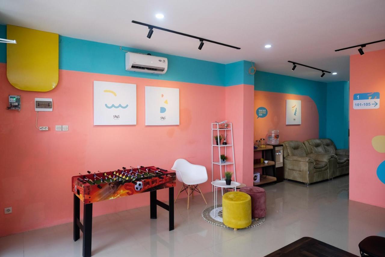 Sans Hotel Tiga Putri Semarang By Reddoorz Eksteriør billede
