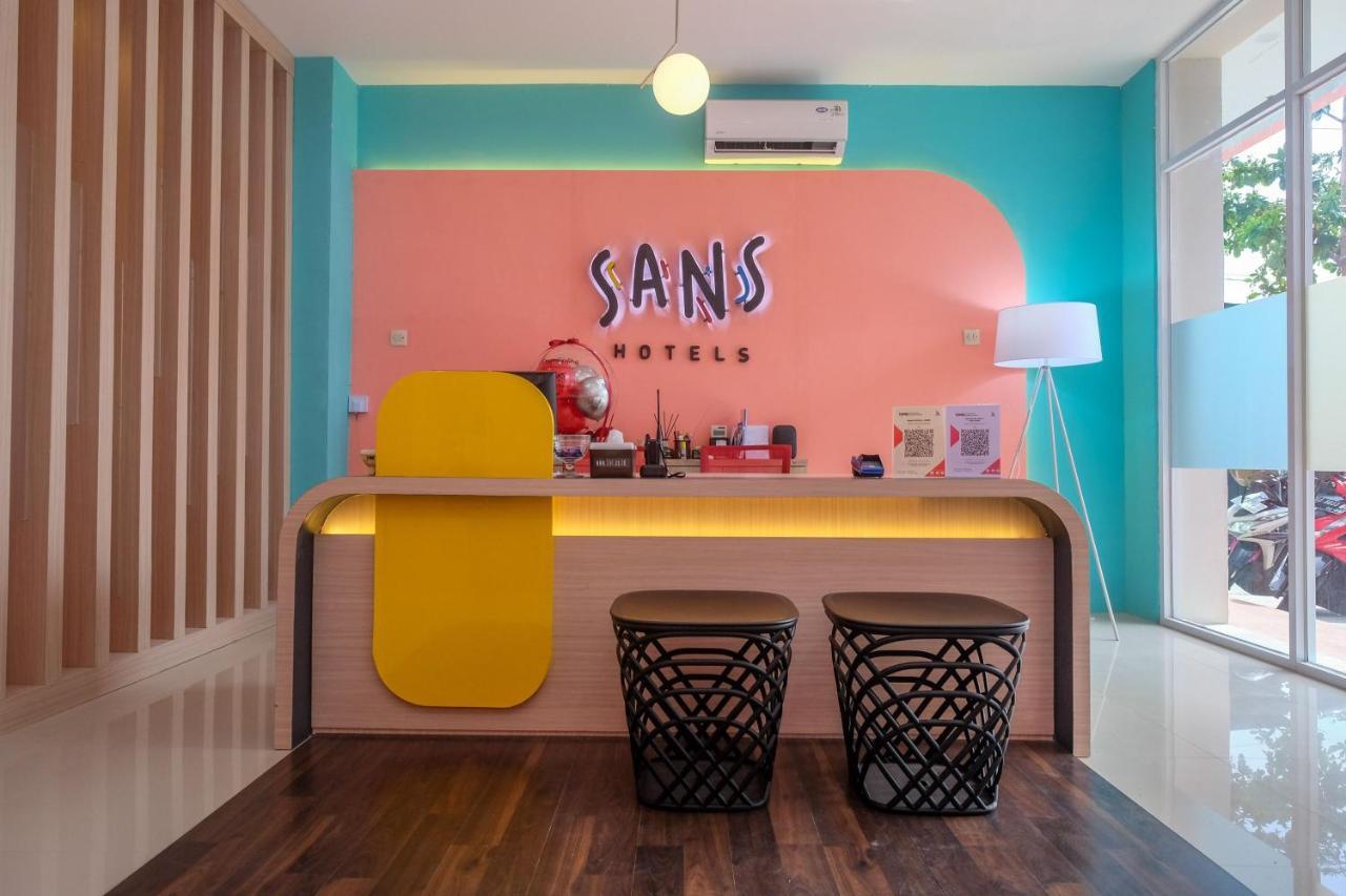 Sans Hotel Tiga Putri Semarang By Reddoorz Eksteriør billede
